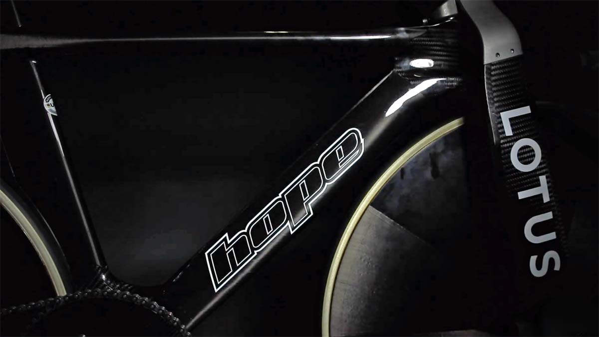 Hope HB T Olympic carbon track bike, 3D printed titanium unique Lotus designed wide legged lightweight track bike