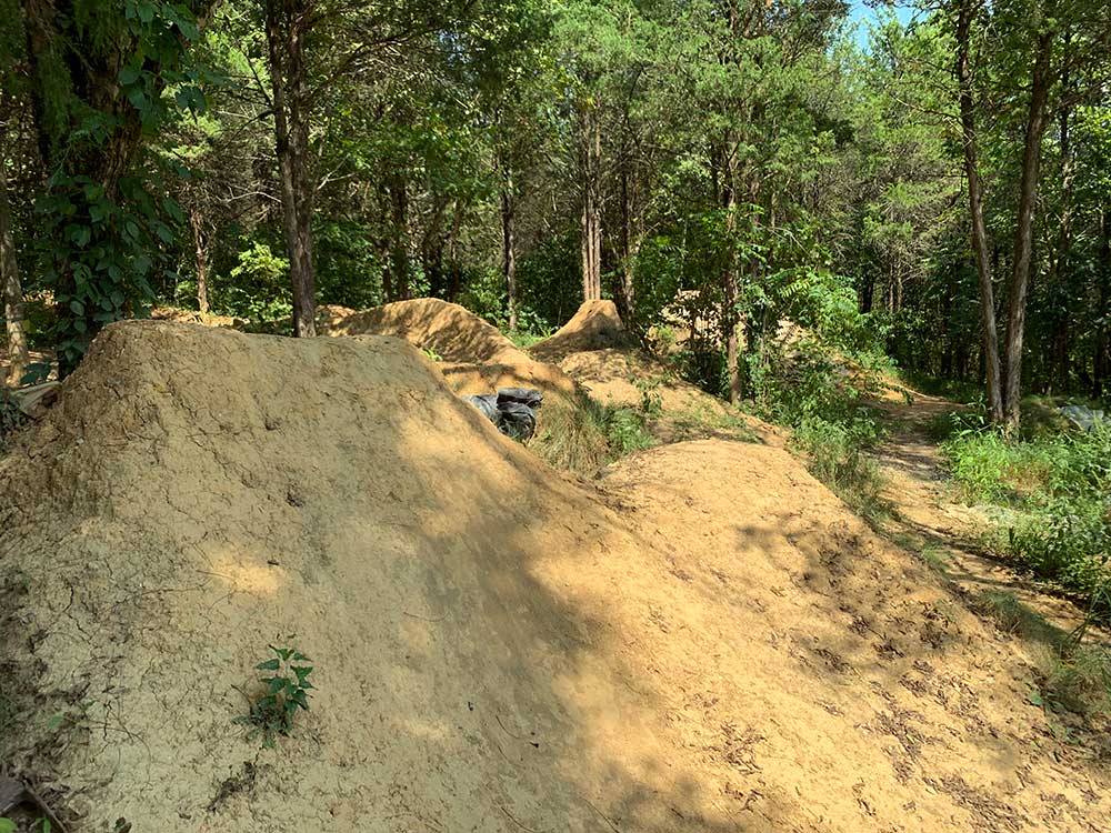 acdc dirt jump mountain bike ramps and trails in knoxville tennessee urban wilderness