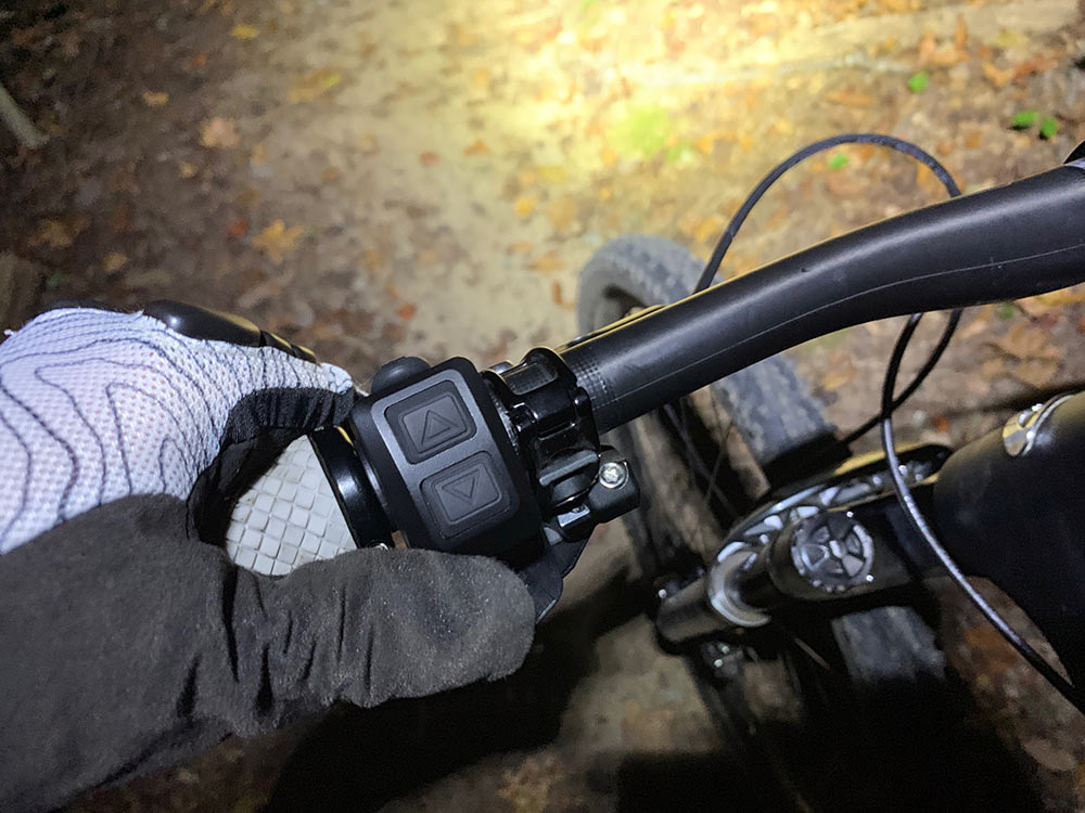 gloworm XSV bike lights have a wireless remote control