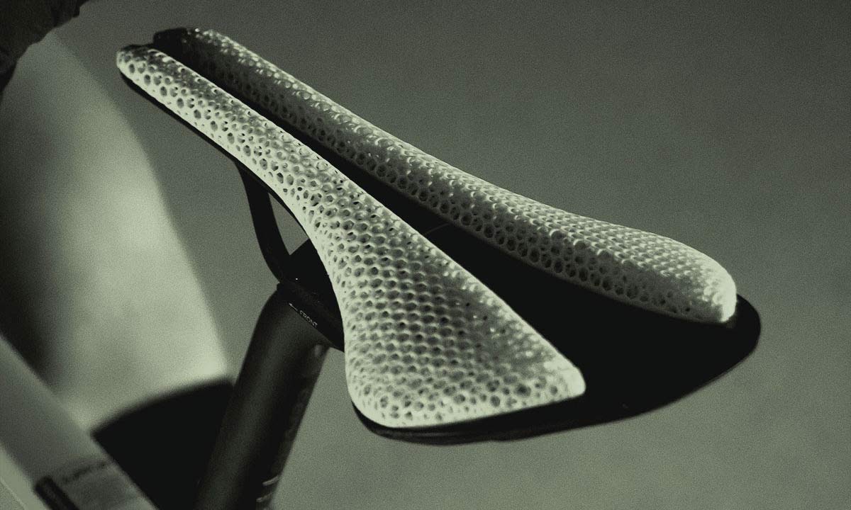 Fizik Antares Versus Evo 00 Adaptive, 3D-printed additive manufacturing road saddle