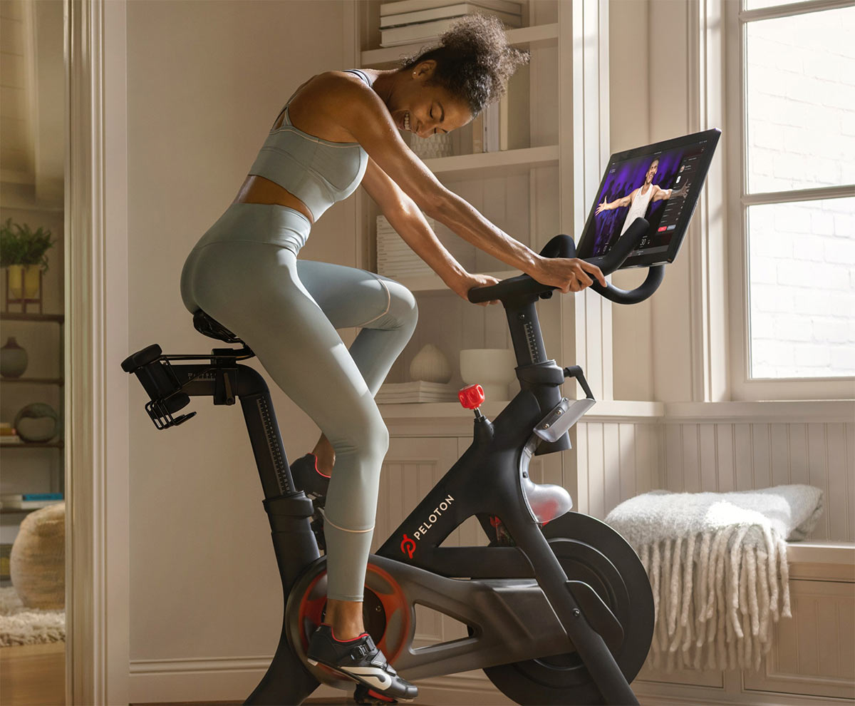 peloton indoor bicycle trainer requires a monthly subscription for training video access
