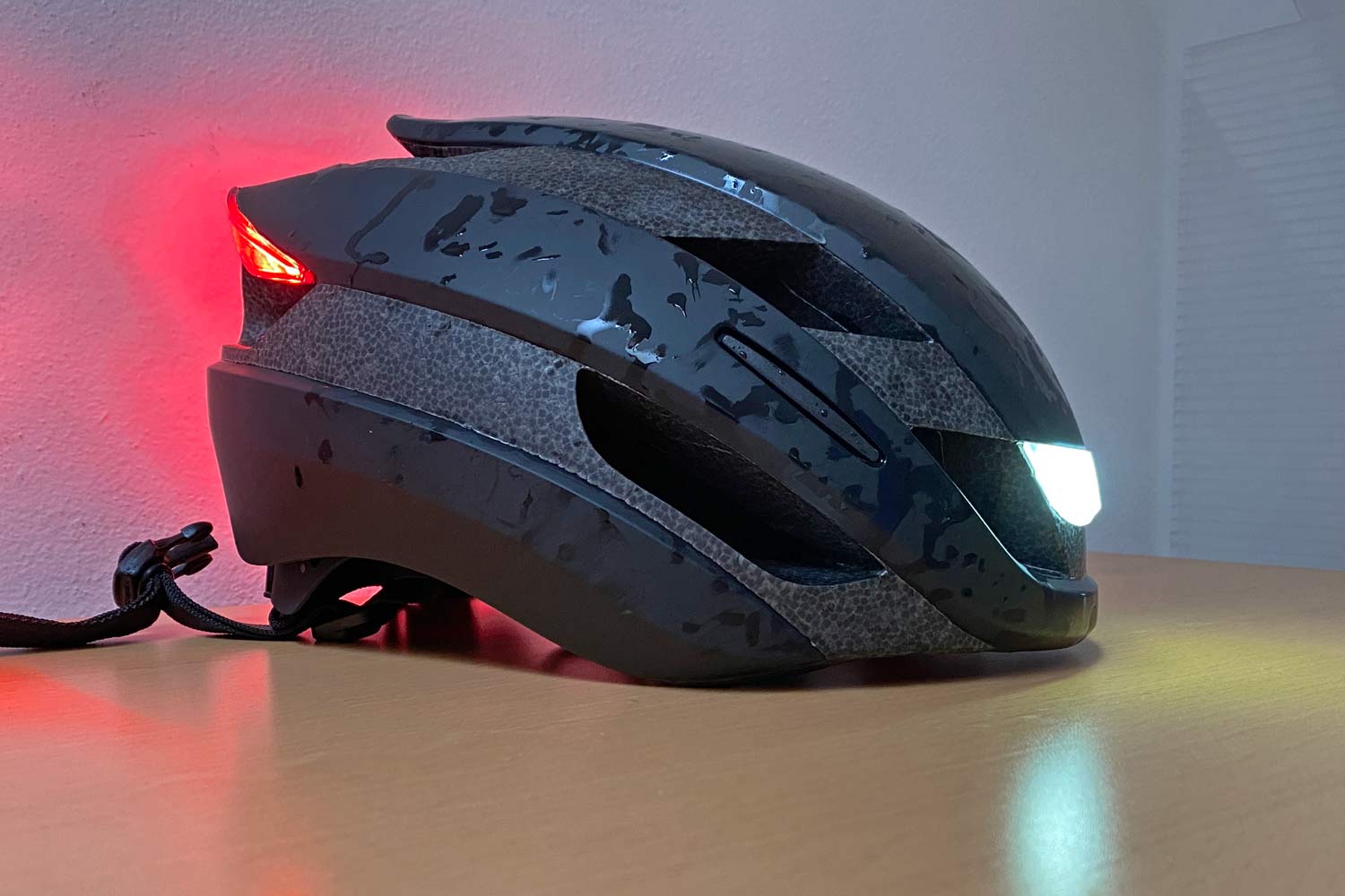 4 Color MTB Cycling Ultralight Light Helmet Road Bike USB Flashinglight Safety