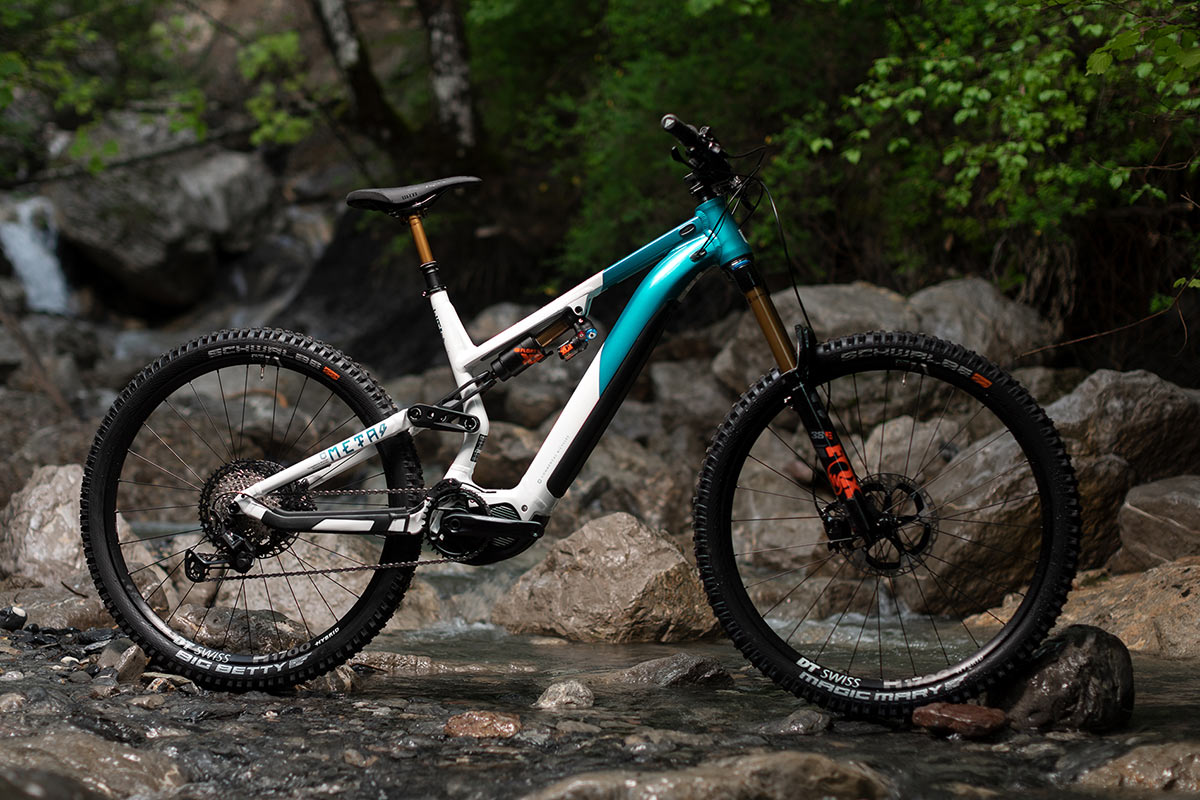 new commencal meta power e MTB with fox 38 and air shock