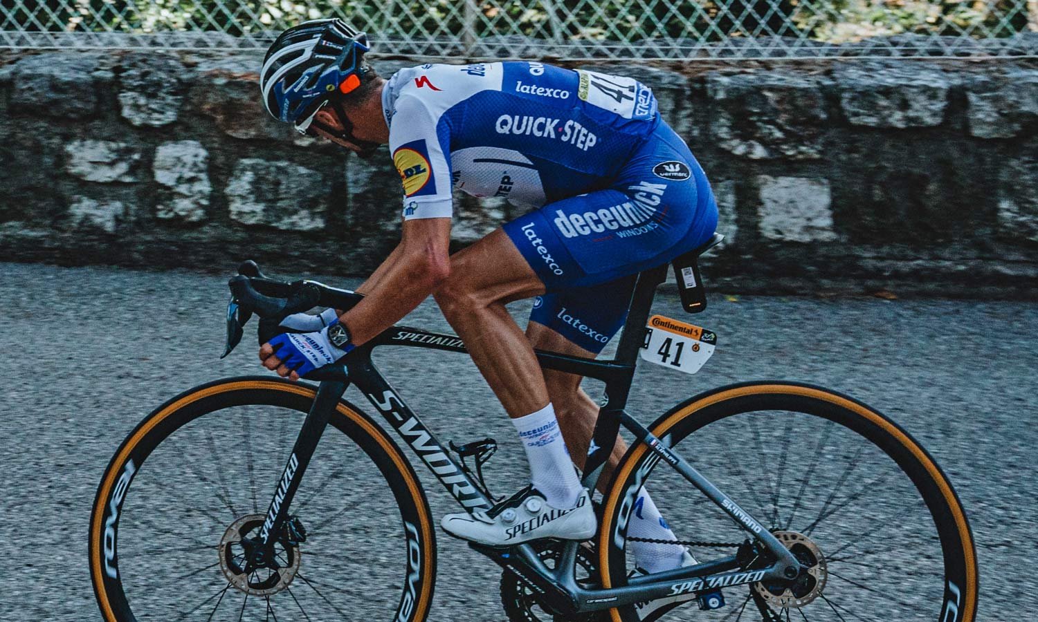 Julian Alaphilippe 2020 Tour de France Stage 2 on Specialized clincher tires inner tubes non-tubeless carbon wheels, 