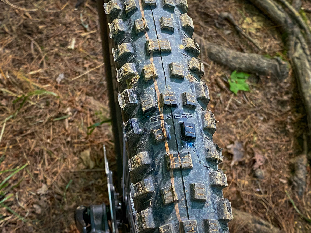 Schwalbe Decade of Super tire mud clearance