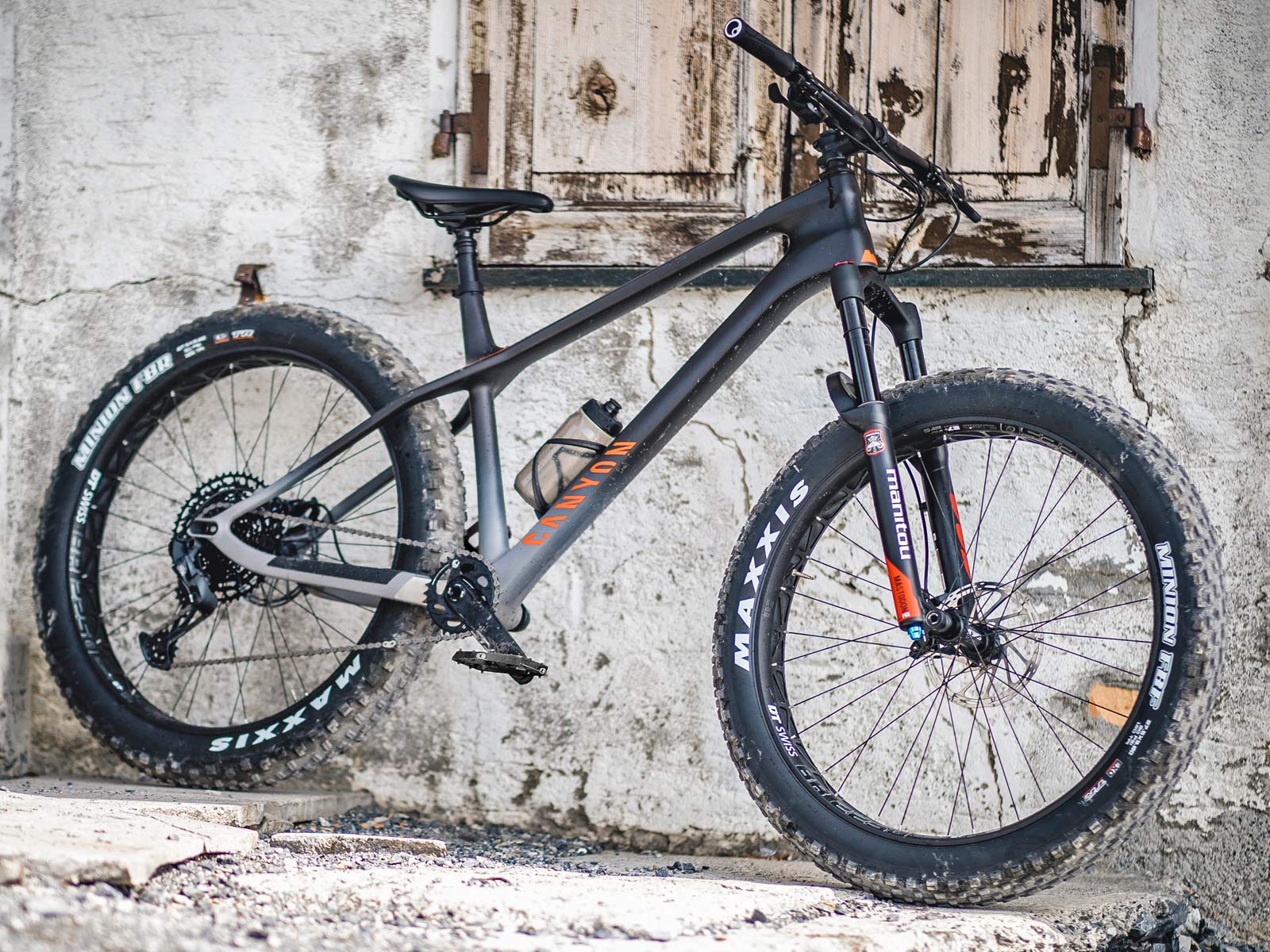 2021 Canyon Dude carbon fat bike goes 27.5x3.8"