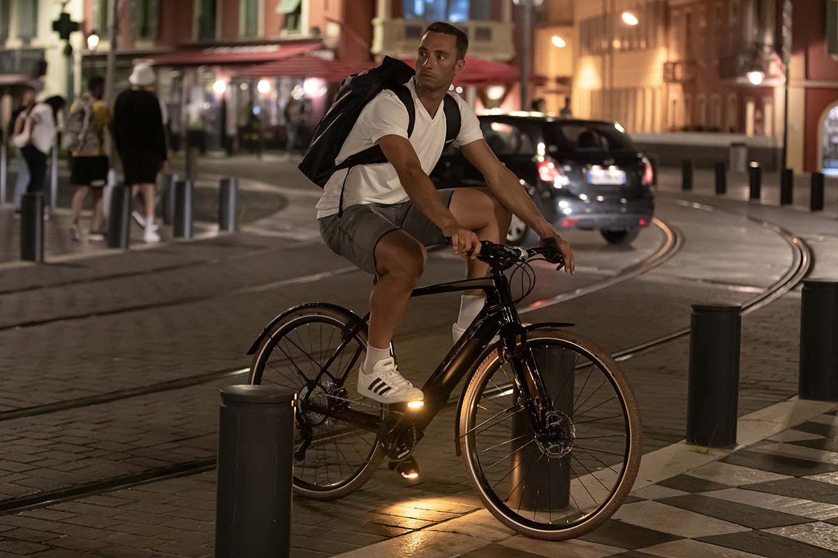 look geo city pedal with light for urban cycle commuting 50 lumens