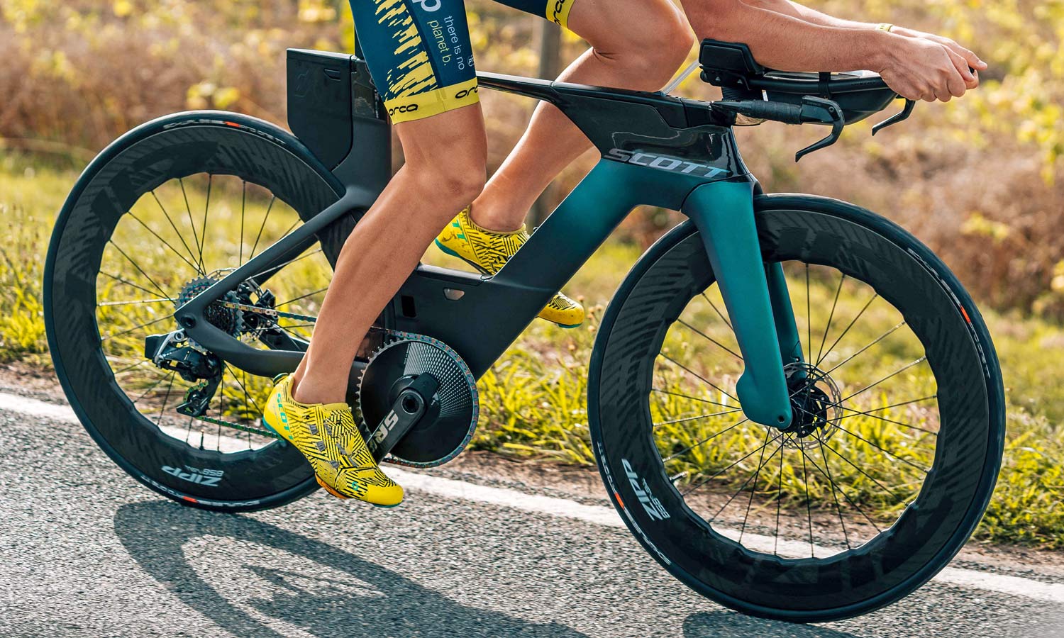 2021 Scott Plasma 6 integrated aero carbon triathlon bike, riding