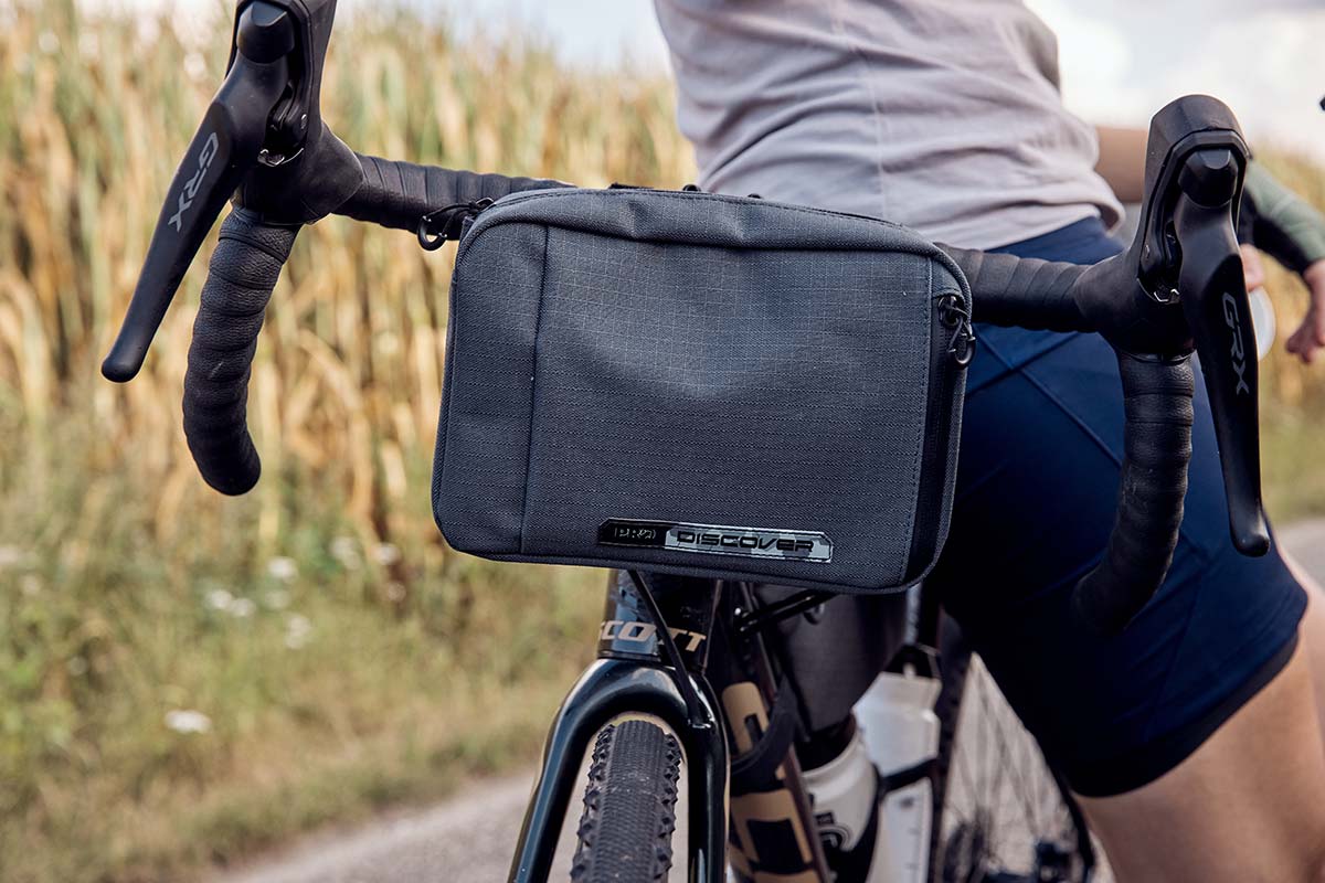 new small handlebar bag from pro bike gear discover range 2021