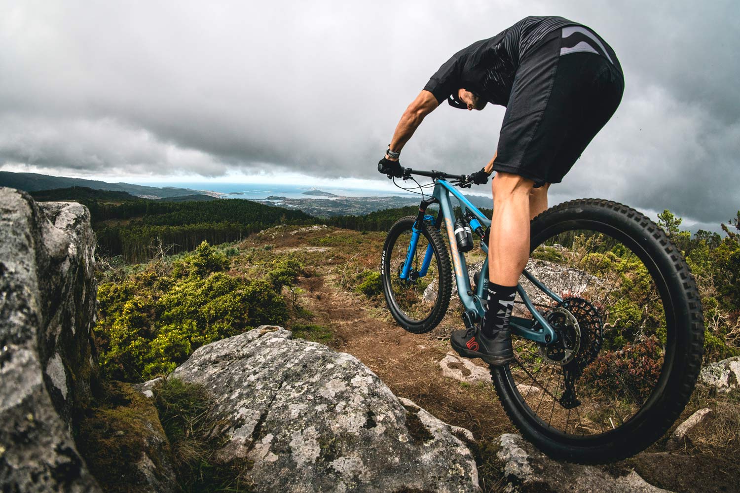 2021 Merida Ninety-Six XC mountain bike, lightweight carbon cross-country race OR light trail mountain bike, trail riding