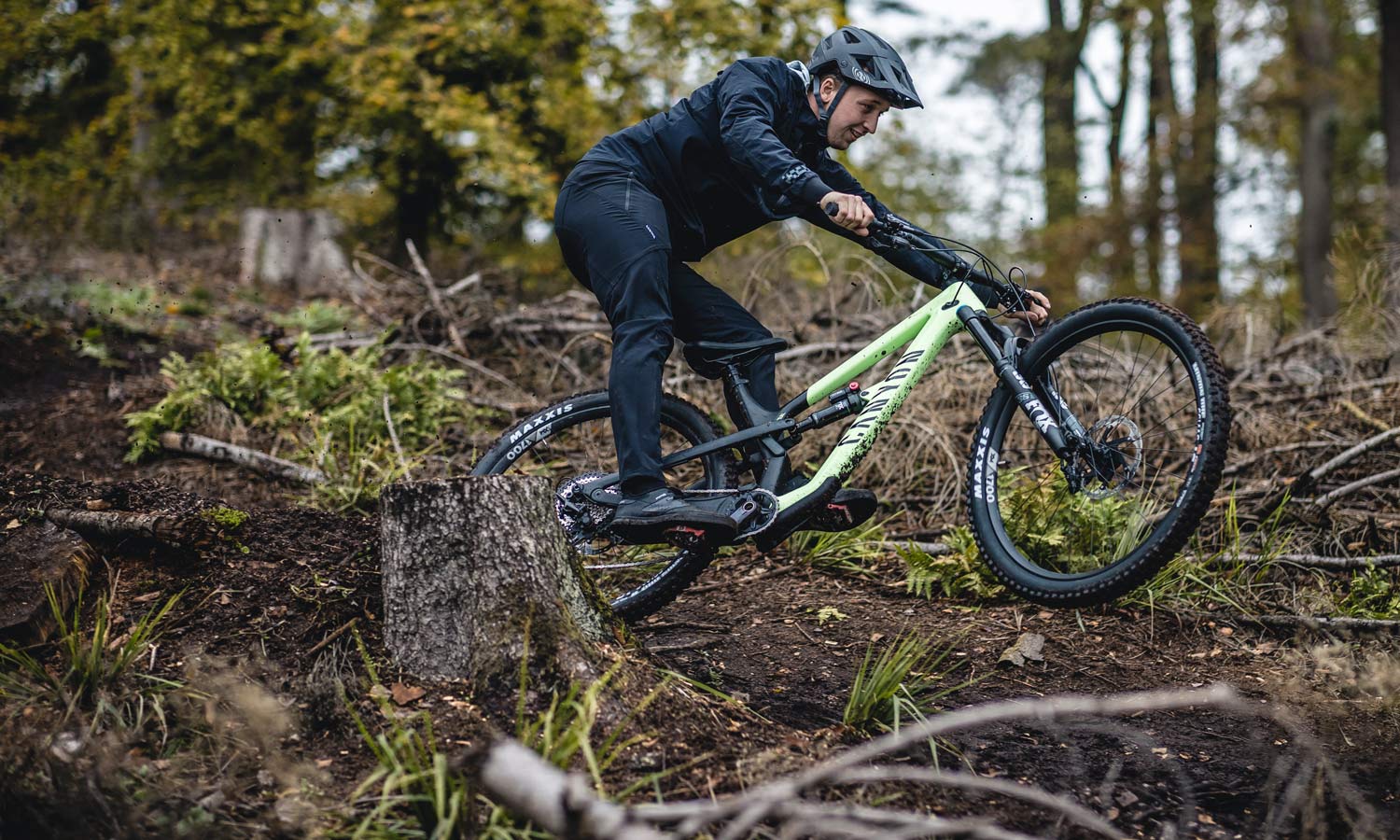 2021 Canyon Spectral 29 CF trail bike, lightweight carbon 150mm all-mountain bike, photo by Roo Fowler, jump
