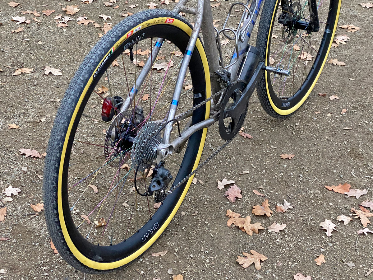 2021 Challenge Getaway gravel tire, all-new fast-rolling 40mm handmade tubeless gravel bike tires, angled rear
