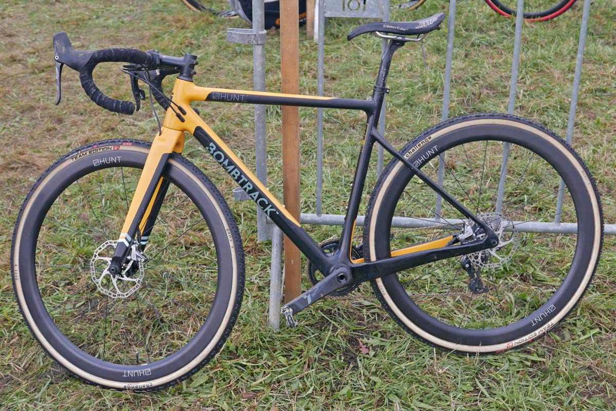 CX Pro Bike Check, 2021 Bombtrack Tension C, affordable World Cup-ready carbon cyclocross bike of Gosse van der Meer, 2020 pit bike