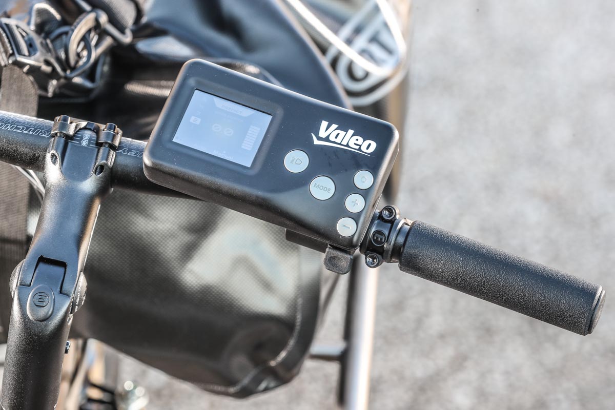 Valeo smart e-bike system with integrated shifting controller