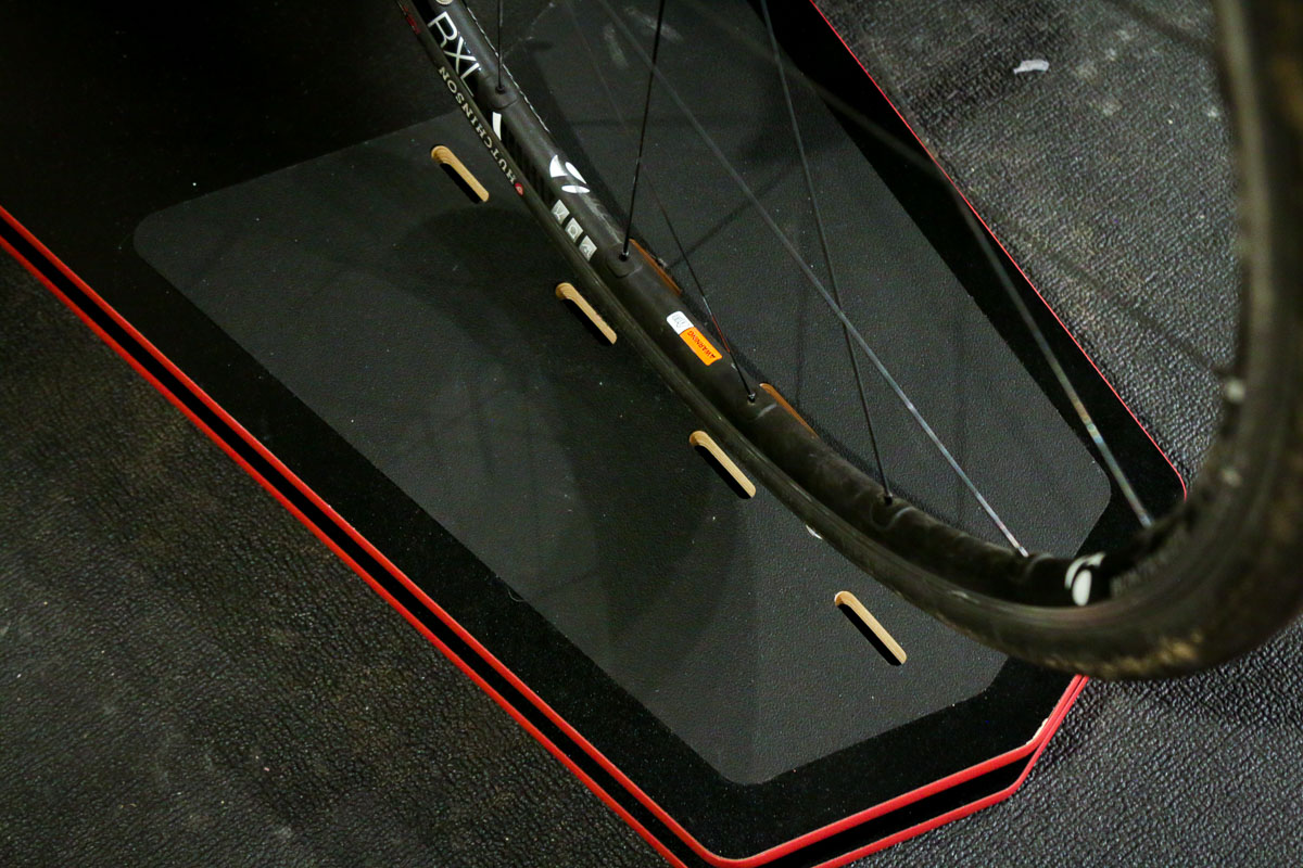 KOM Indoor Trainer Rocker Plate RPV1 front wheel