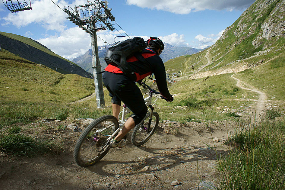 riding mountain bikes in france