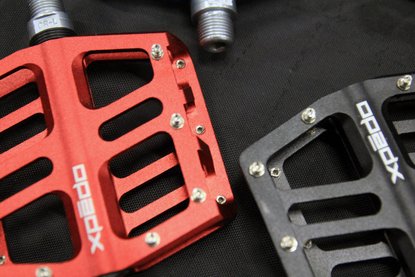 Frostbike: xpedo Shows new Jek Platform Pedals, Varying Spindles for Thrust 8s