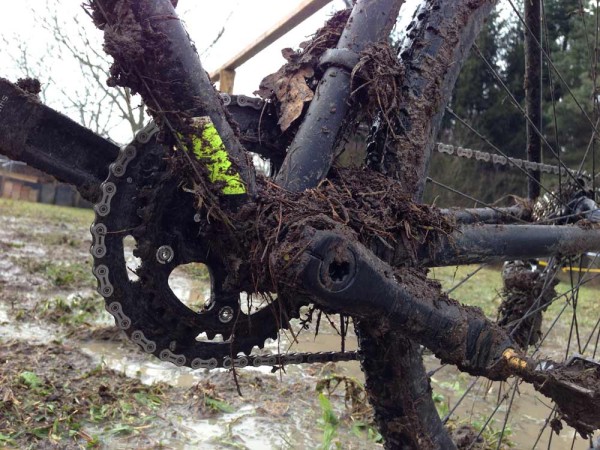 Veloheld-IconX-disc-brake-steel-cyclocross-bike-bottom-bracket-mud-clogged