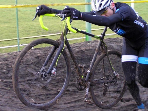 Veloheld IconX disc-brake steel cyclocross frame Carsten Maiwald muddy Czech Cup racing