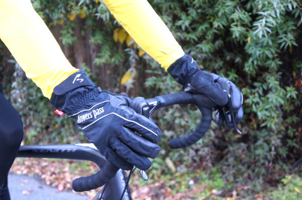 Showers Pass Crosspoint Hardshell Outdry cycling gloves review