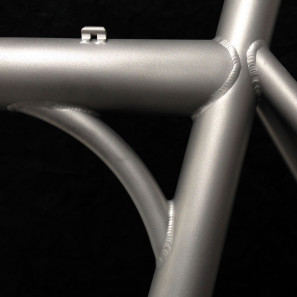 Festka-Mist-Ti-disc-brake-cyclocross-seat-cluster-detail