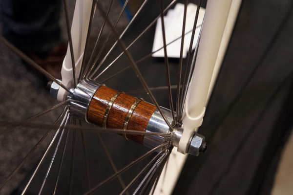 NAHBS2014-cykelmagaren-wood-bicycle-hubs01