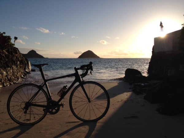 bikerumor pic of the day bicycling Mokulua Islands off the coast of O'ahu. 