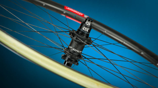 Niner-Carbon-MTB-mountain-bike-wheelset01