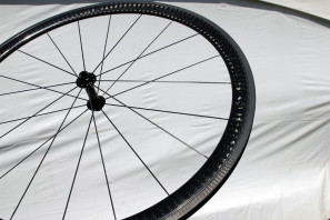 Xentis Black on black wheels carbon (1)