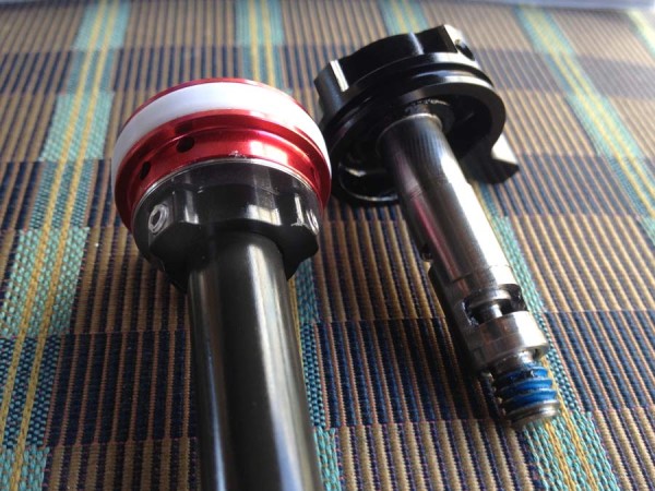 2015 Manitou McLeod rear air shock for mountain bikes - internal parts actual weights and tech details