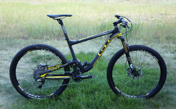 GT-Helion-carbon-team-XC-full-susp-mountain-bike01