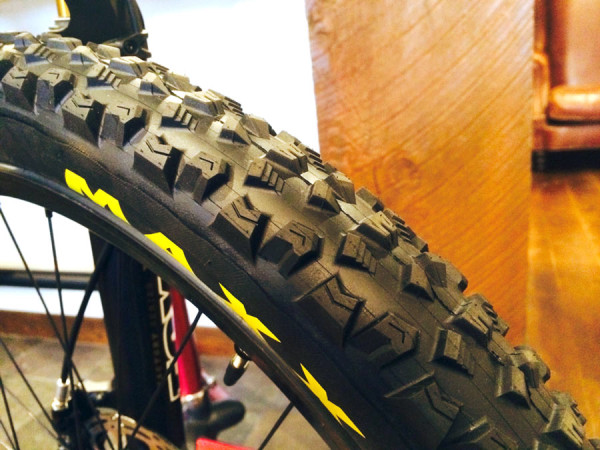 prototype maxxis downhill mountain bike tire summer 2014 sneak peek