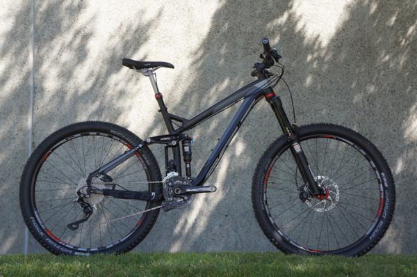 2015-Felt-Compulsion-30-enduro-alloy-650B-mountain-bike