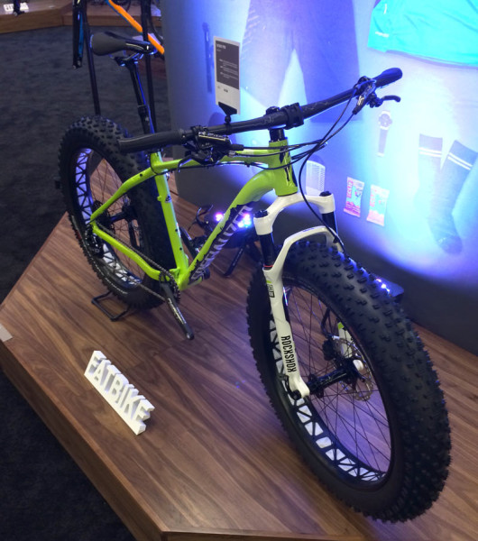 2015-specialized-fatboy-pro-fat-bike-bluto-mountain-bike01