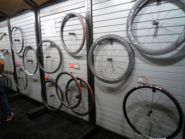 2015-specialized-rovale-rapide-carbon-road-bike-wheels
