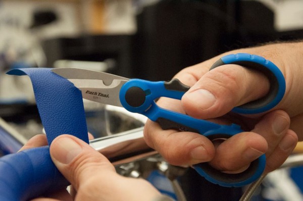 Park Tool SZR-1 Shop Quality Scissors in Action