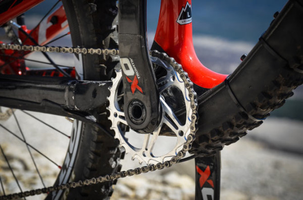 T-Bolt narrow-wide chainring with 104BCD and SRAM direct mount options