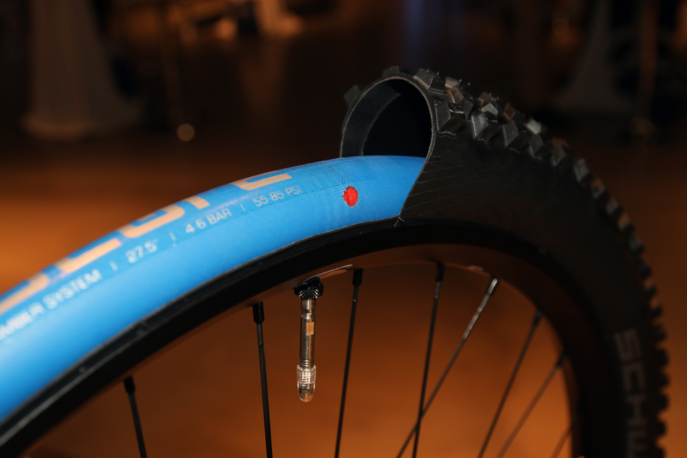 EB14: Schwalbe Pumps up Procore Dual Chamber System On All Rims, Jumbo ...