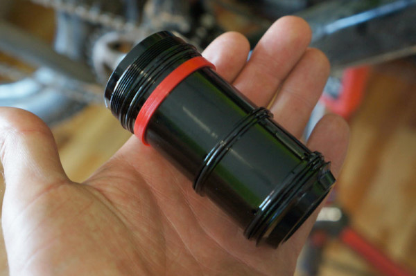 bikerumor-suspension-setup-series-air-volume-adjustments