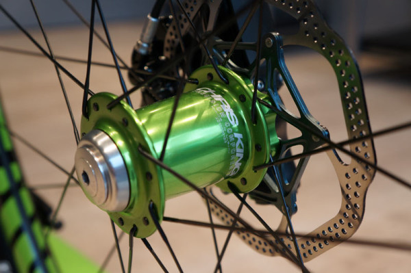 Chris King Lefty Front Hub in sour apple green
