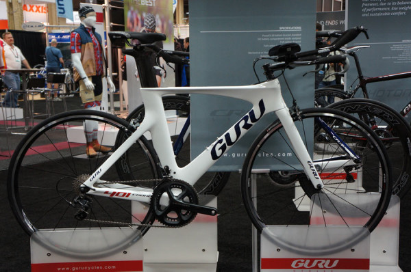 2015-Guru-CR401-carbon-fiber-triathlon-bike