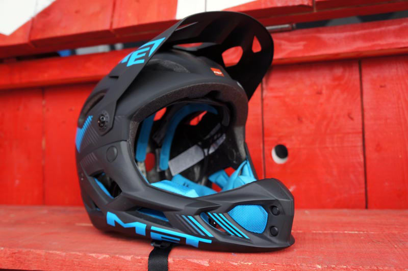 EB14: MET Goes Enduro w/ 700g Full Face Helmet, Plus new Drone