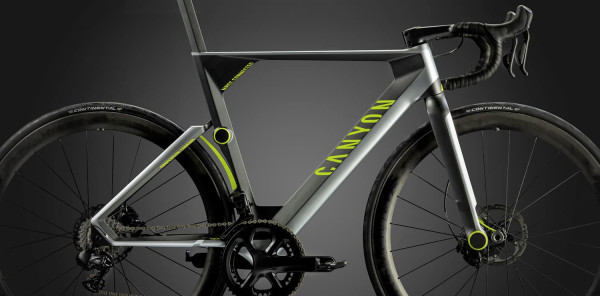 Canyon_Projekt_MRSC_electronic_full-suspension_aero_road_bike_concept_prototype_studio_shot