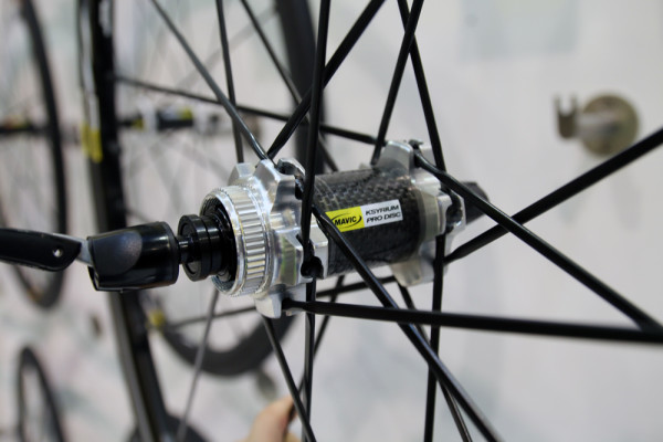 Mavic road disc ksryium cxr aero wheel tire system 2015 mountain bike (11)