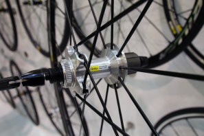 Mavic road disc ksryium cxr aero wheel tire system 2015 mountain bike (15)