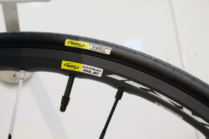 Mavic road disc ksryium cxr aero wheel tire system 2015 mountain bike (21)