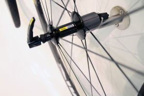 Mavic road disc ksryium cxr aero wheel tire system 2015 mountain bike (45)