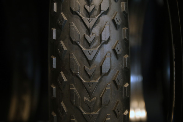 Vee Tire Co Crown Series new fat bike tread apache road (15)