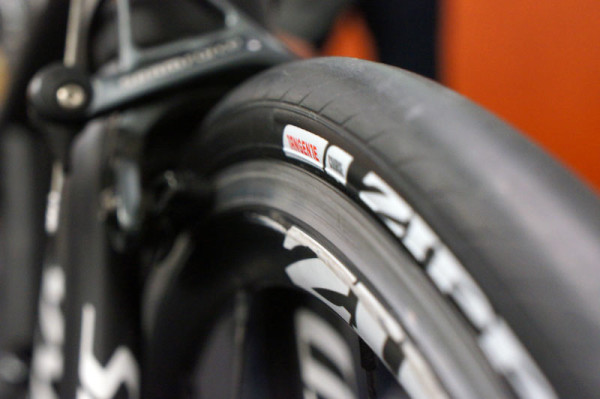 2015 Zipp Tangente course and speed clincher road bike tires improve aerodynamics and decrease rolling resistance