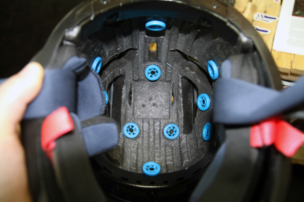 Leatt protection helmet glvoes hydration armor pads (26)